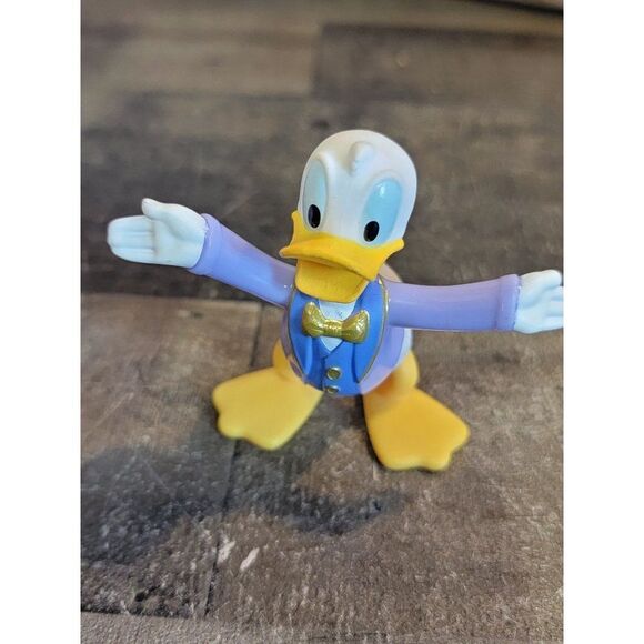 McDonald's 2021 Donald Duck Formal Wear Disney toy figure - Picture 1 of 6